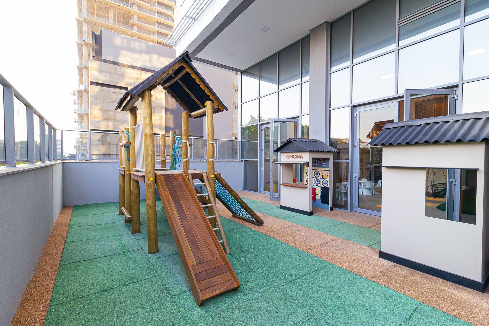 image-housing-carousel