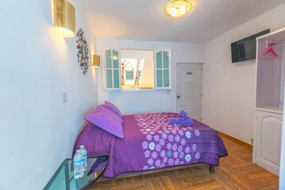 image-housing-carousel
