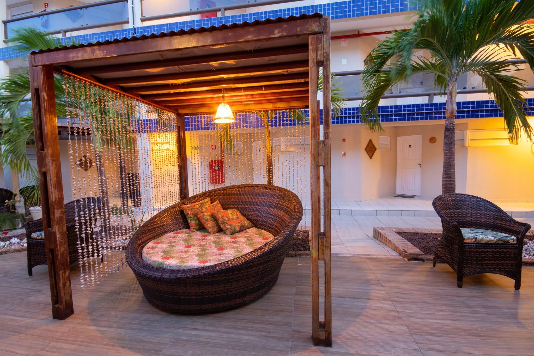 image-housing-carousel