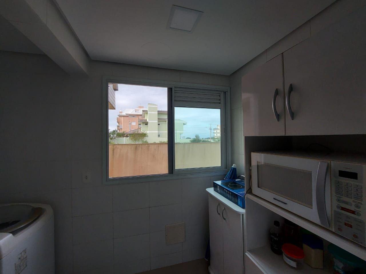 image-housing-carousel