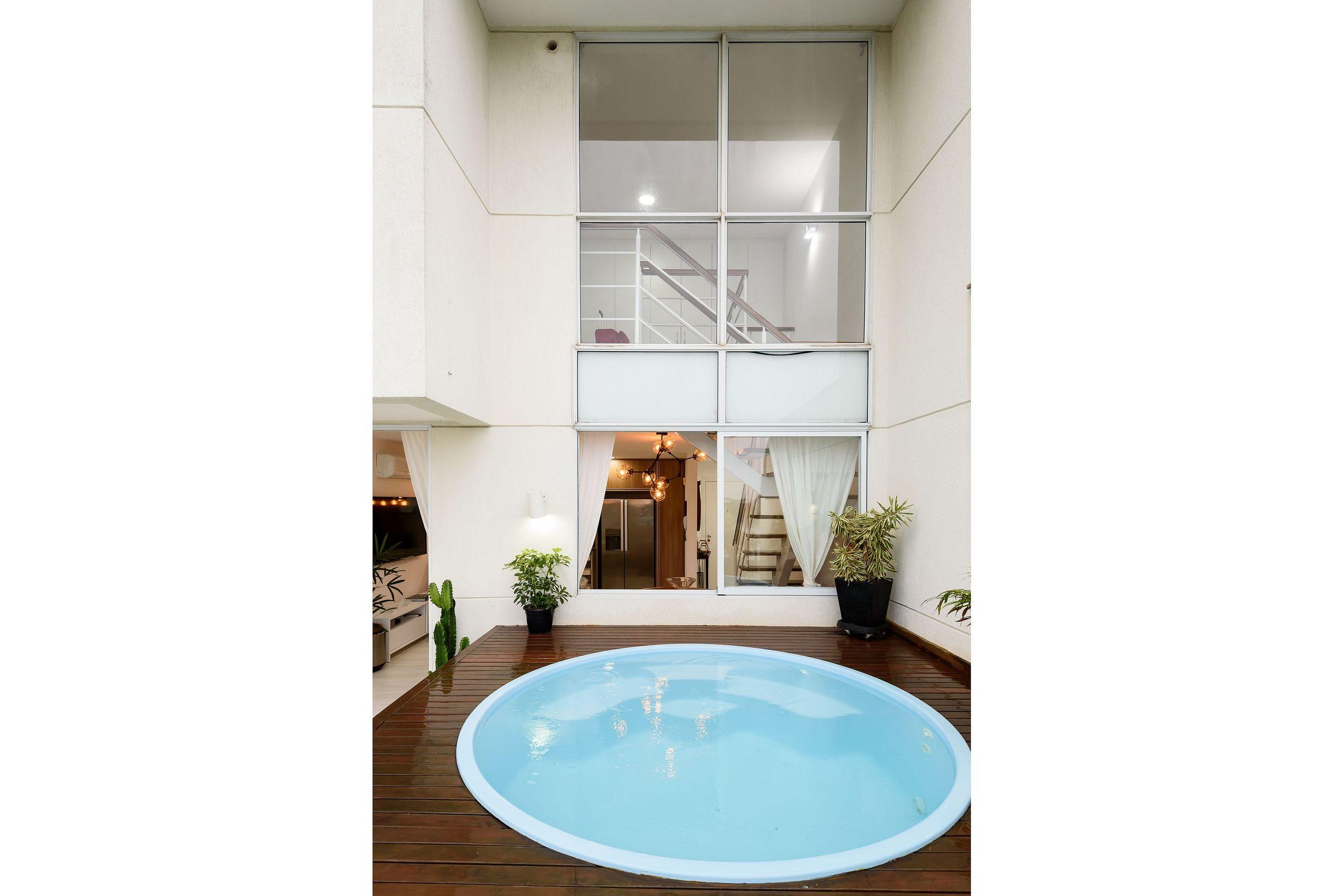 image-housing-carousel