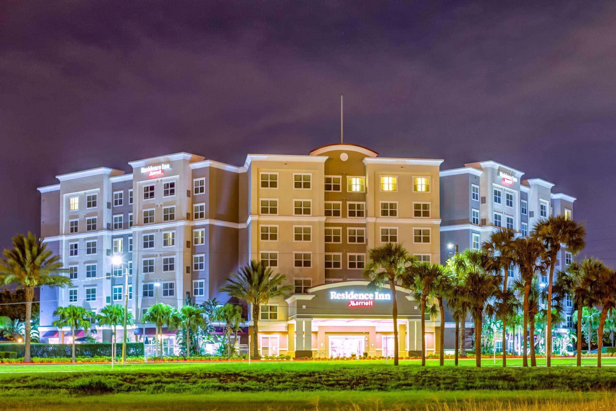image-housing-carousel