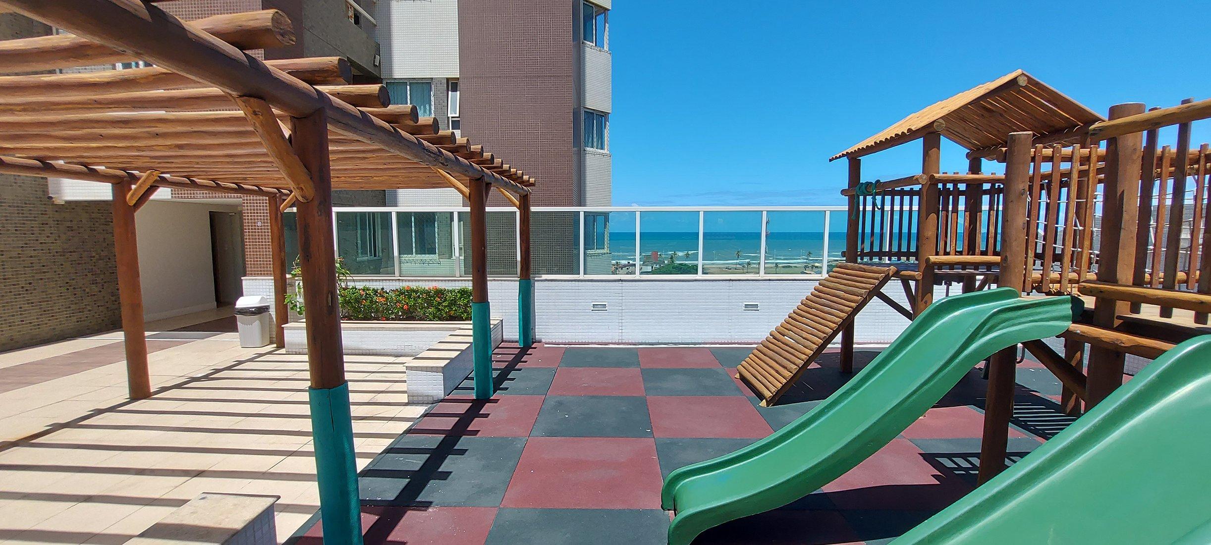 image-housing-carousel
