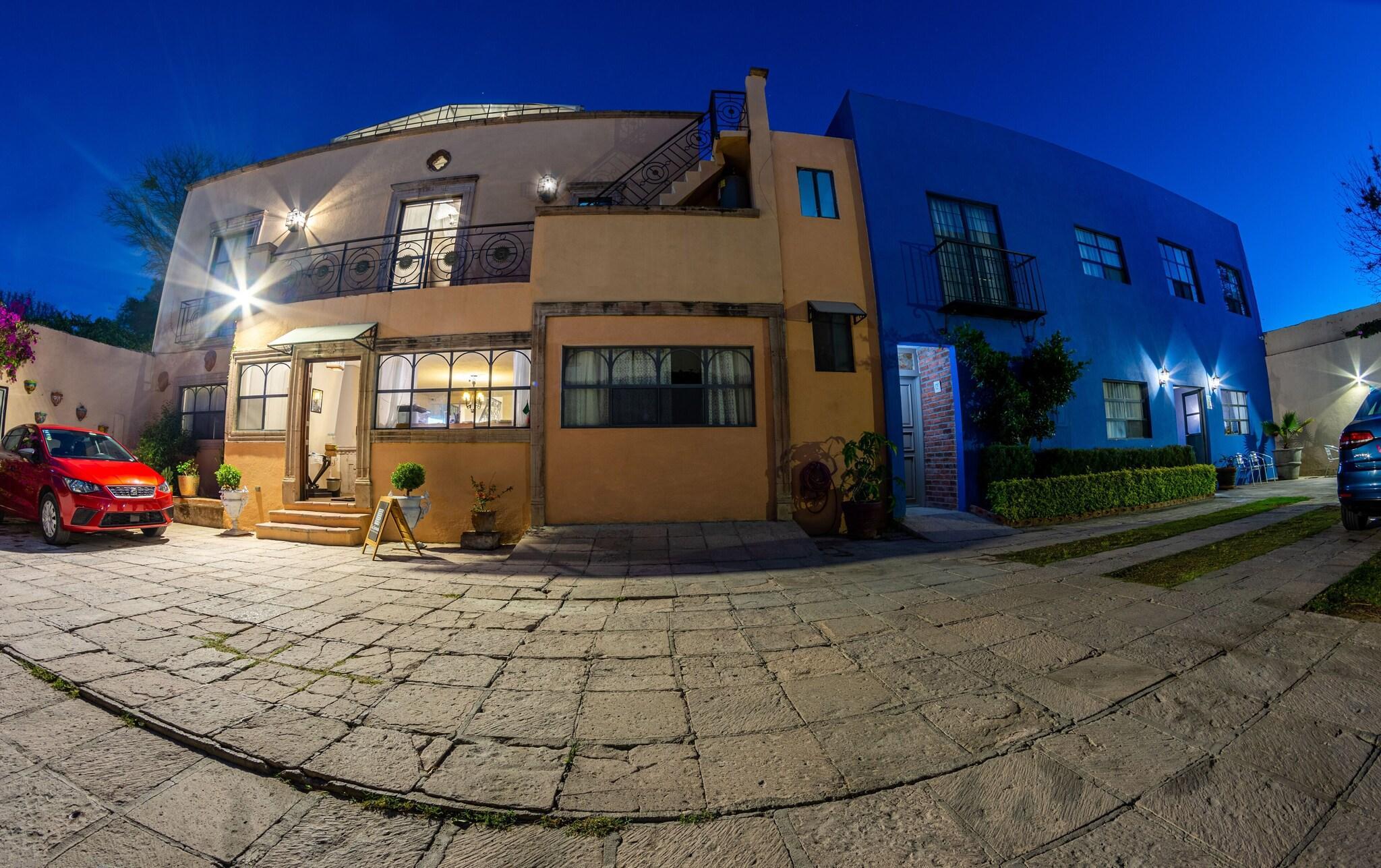 image-housing-carousel