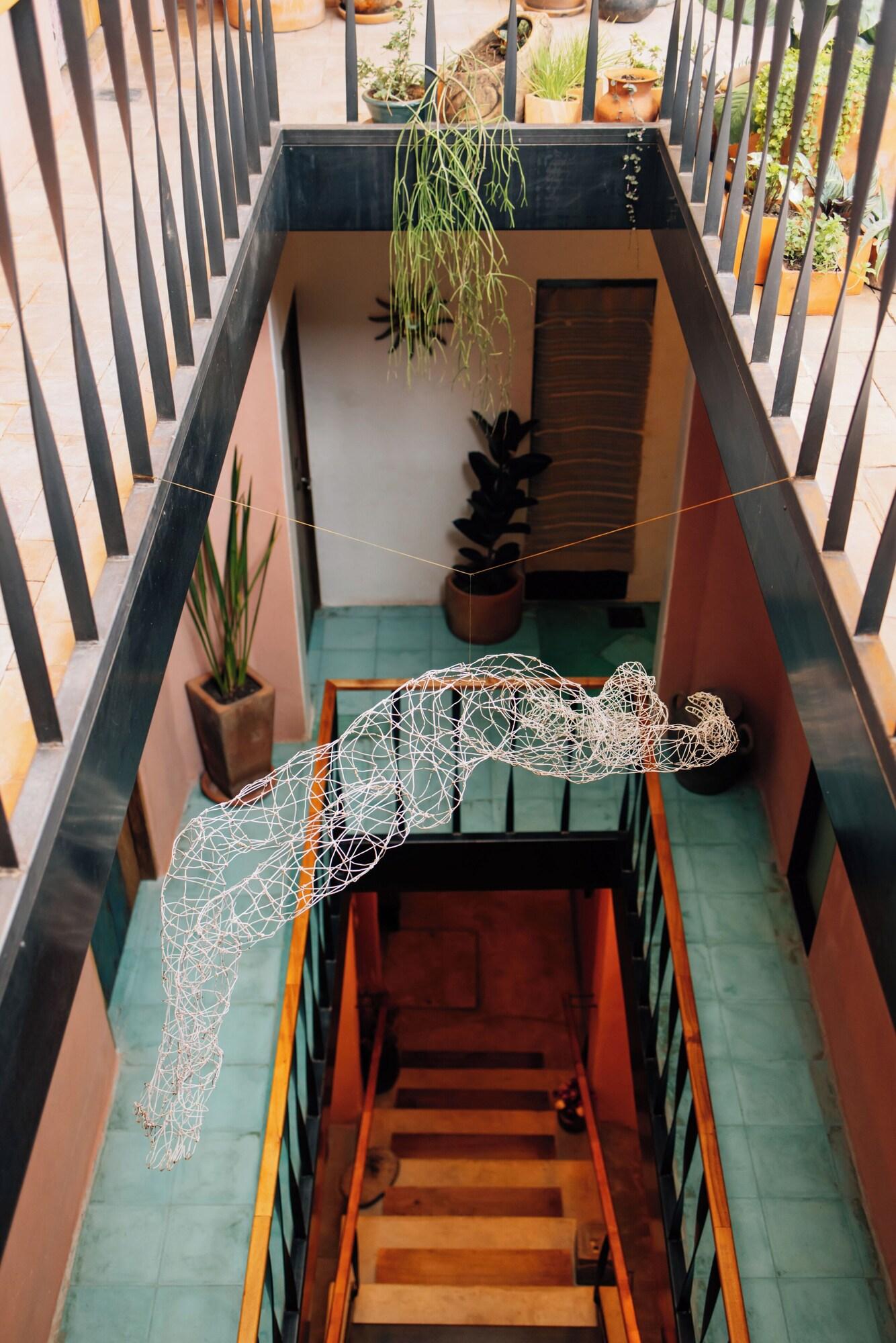 image-housing-carousel