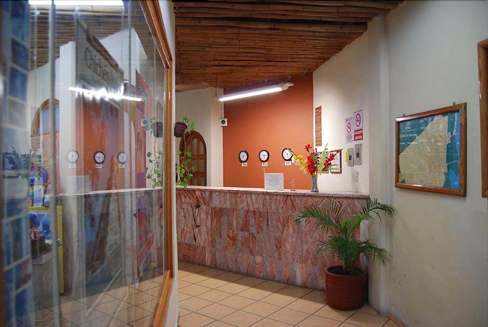 image-housing-carousel