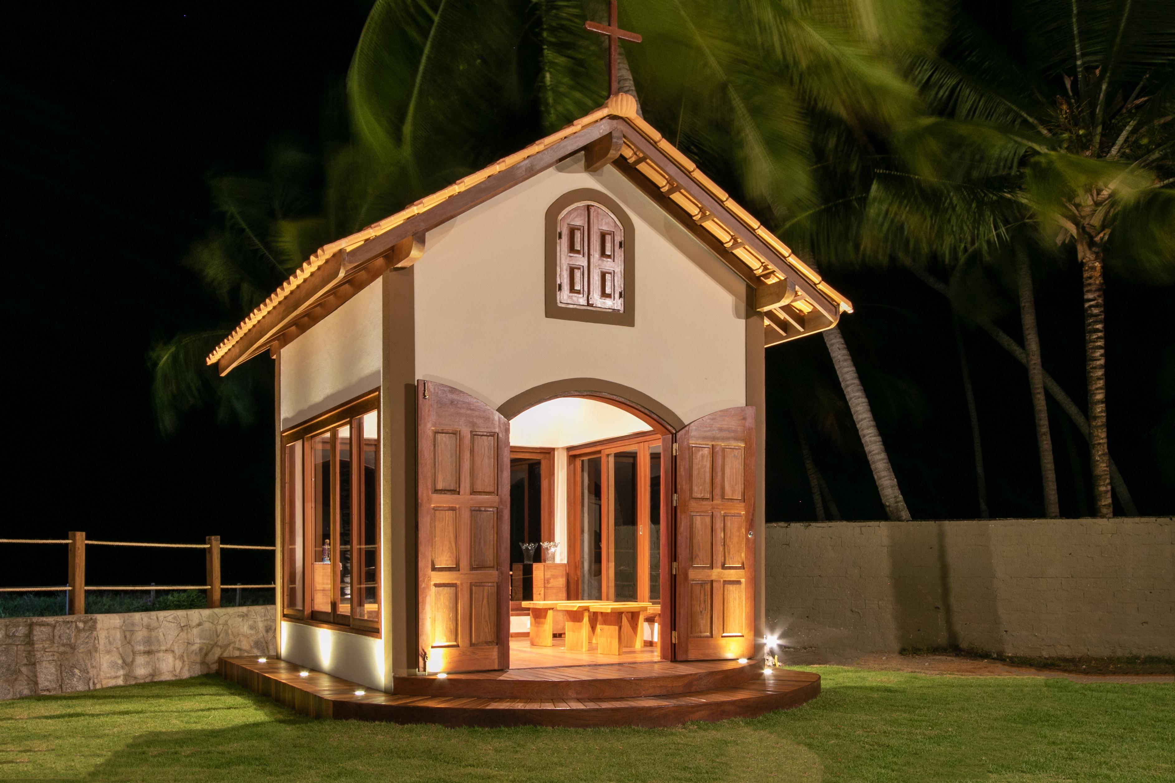 image-housing-carousel