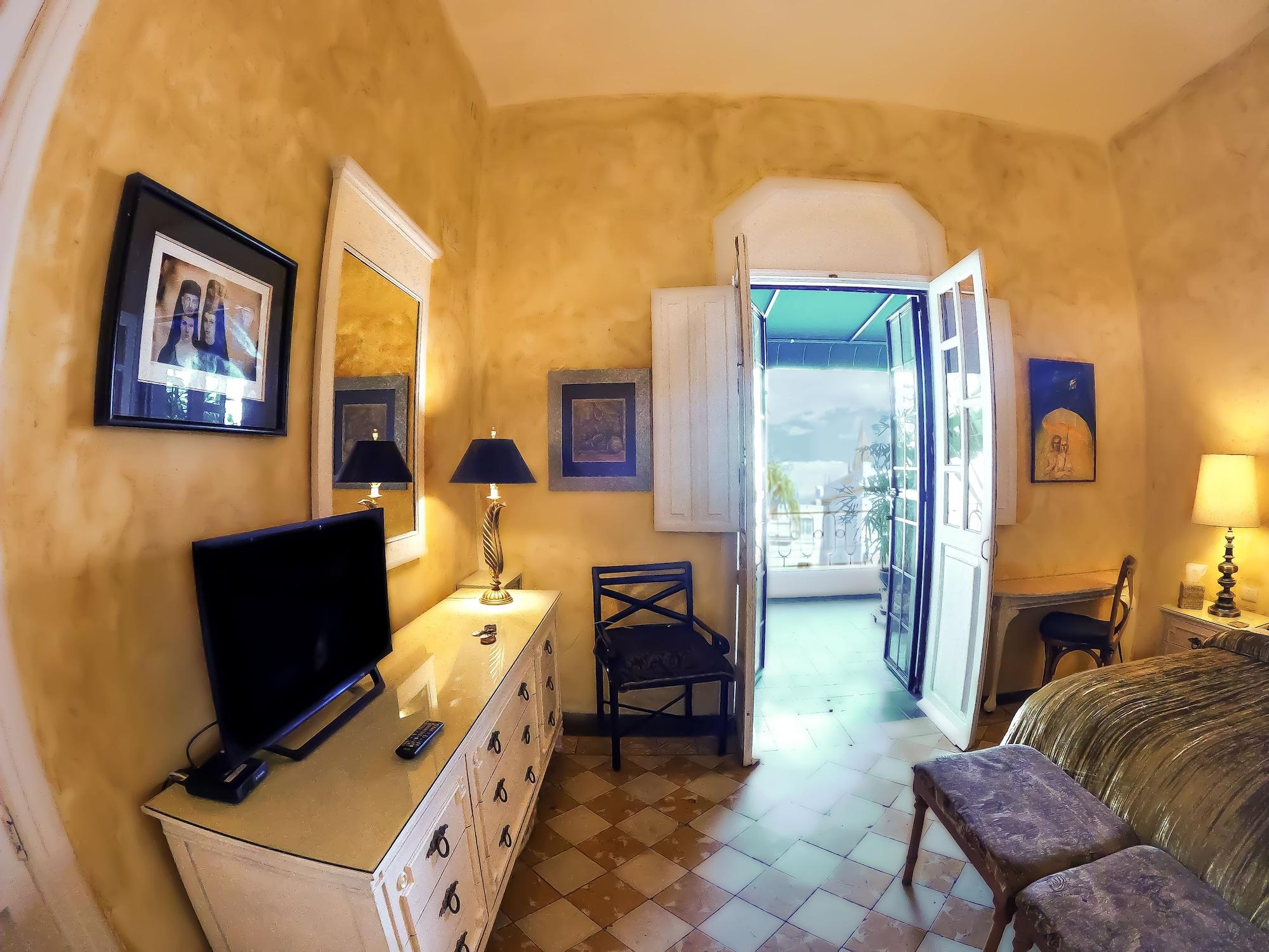 La Perla Hotel Boutique B&B 4