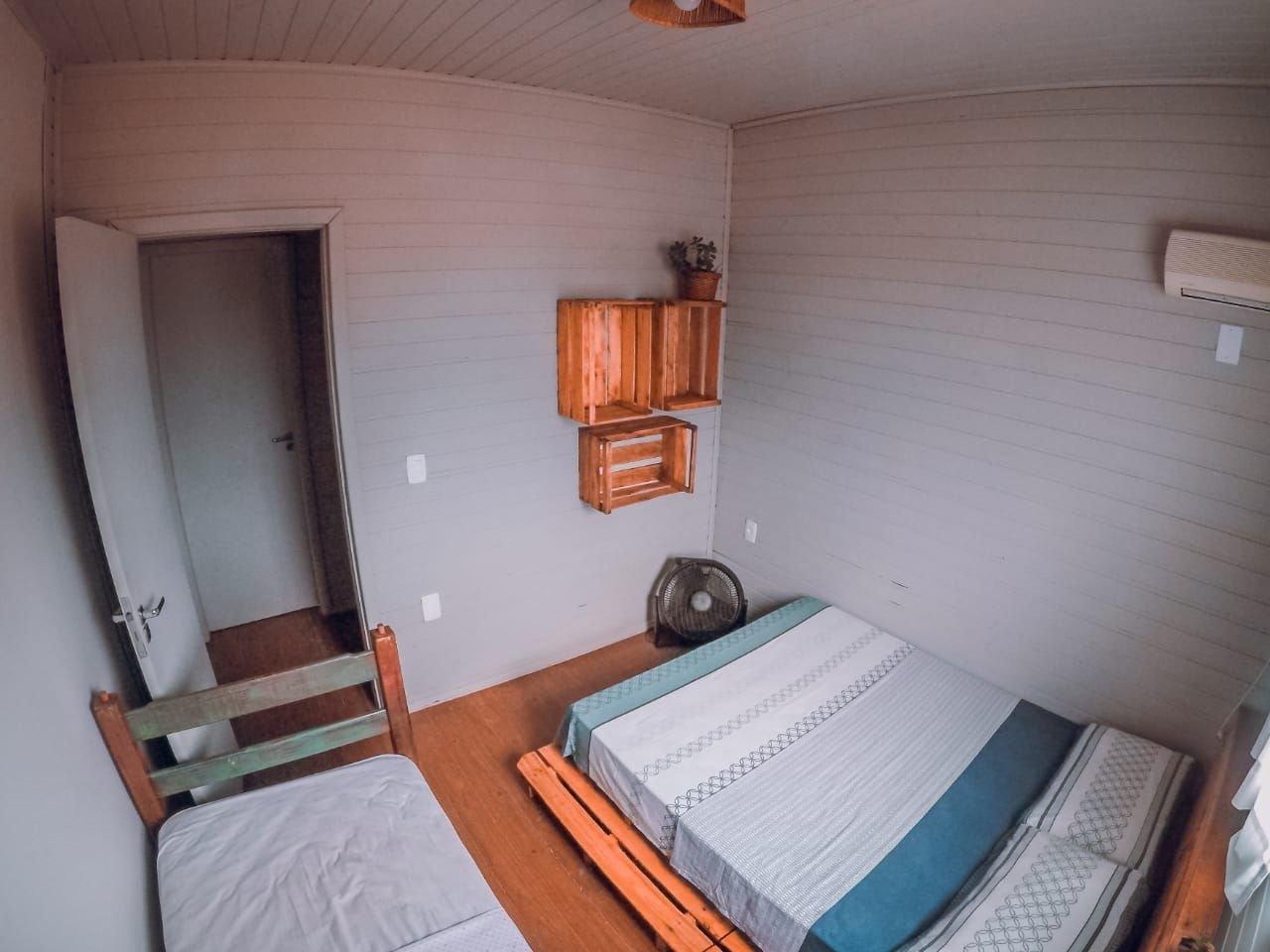 image-housing-carousel