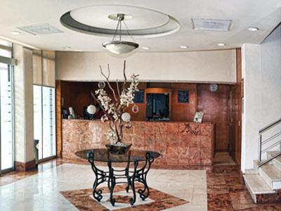 image-housing-carousel