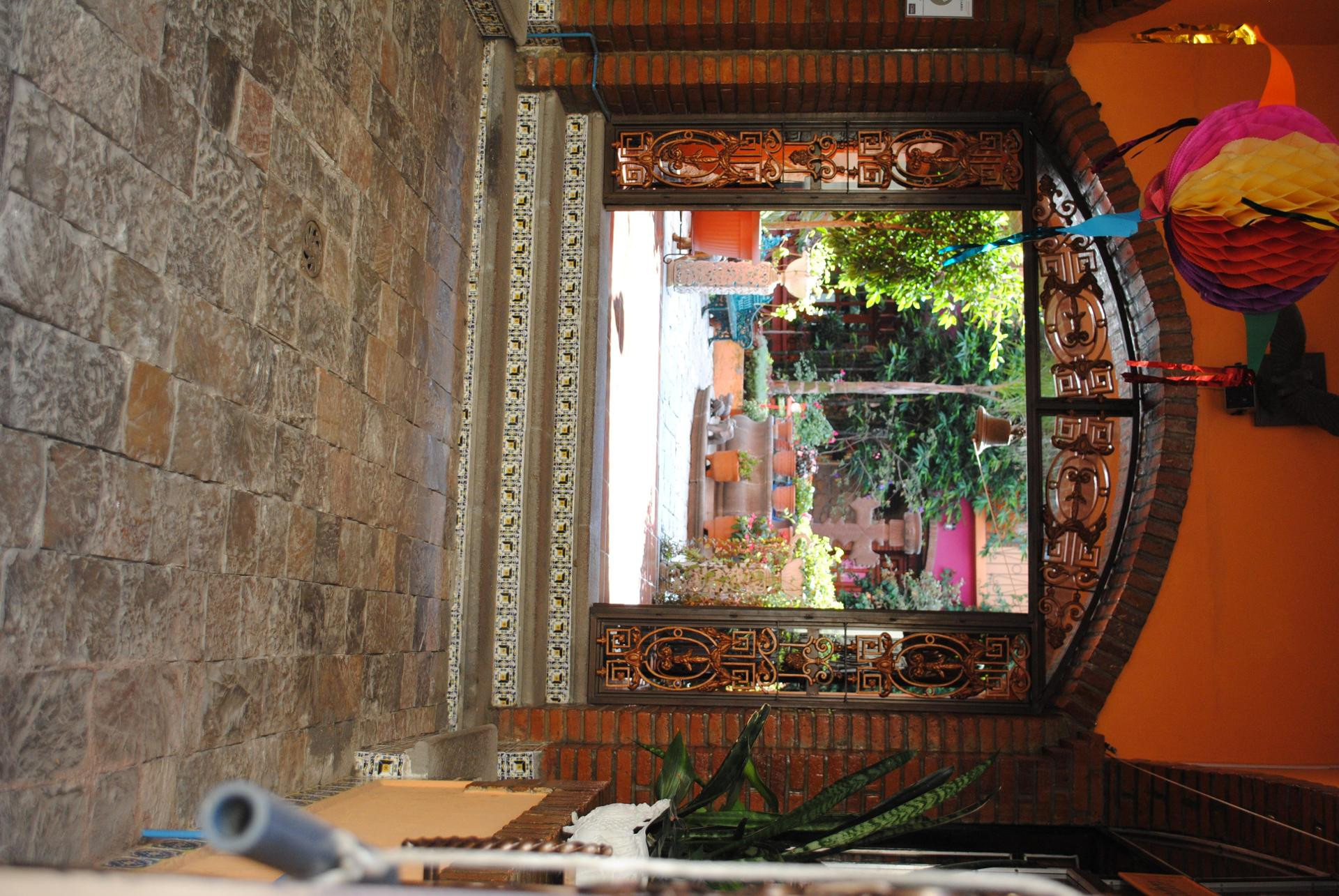 image-housing-carousel