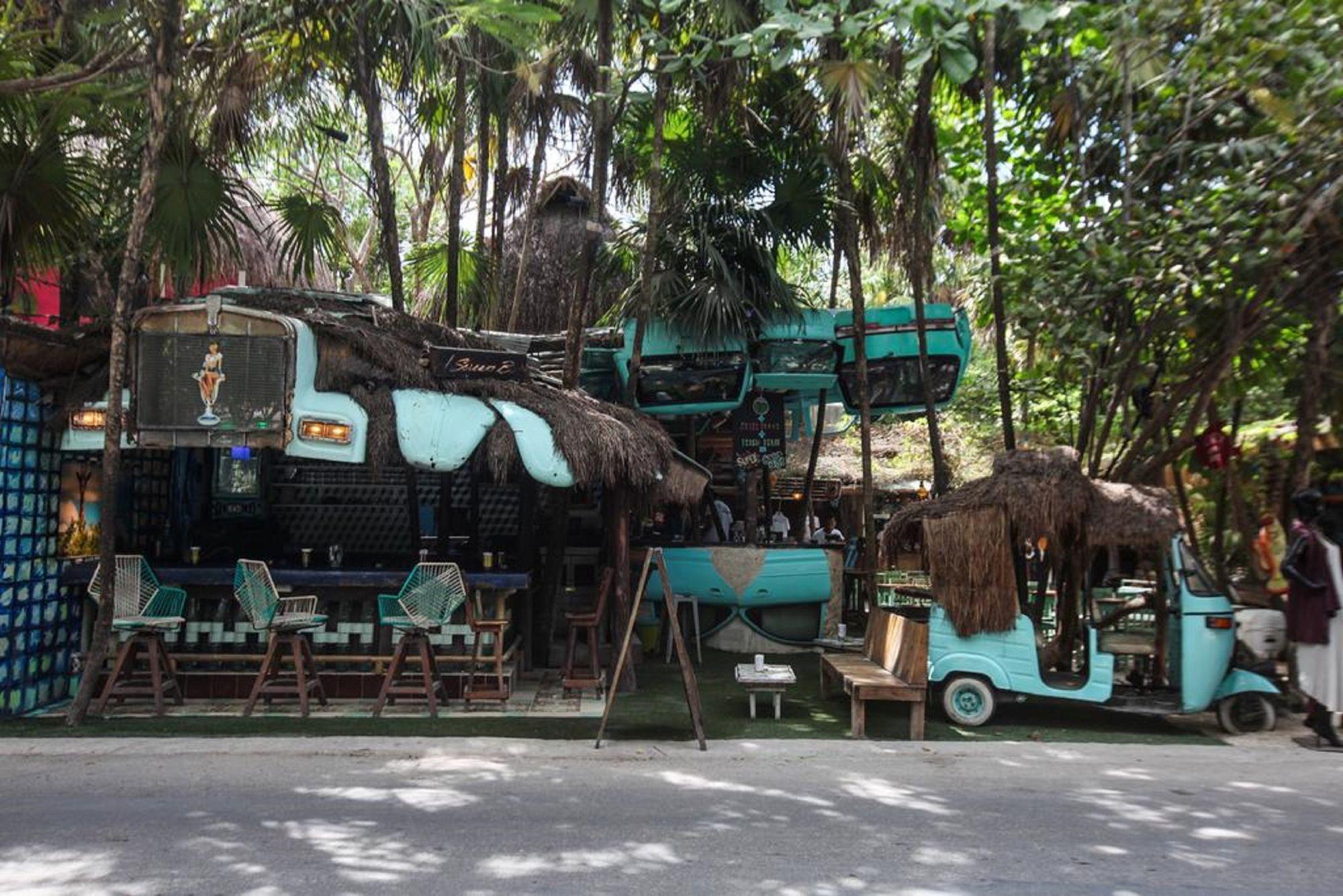 image-housing-carousel