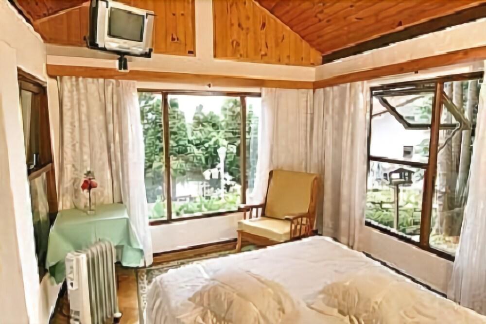 image-housing-carousel