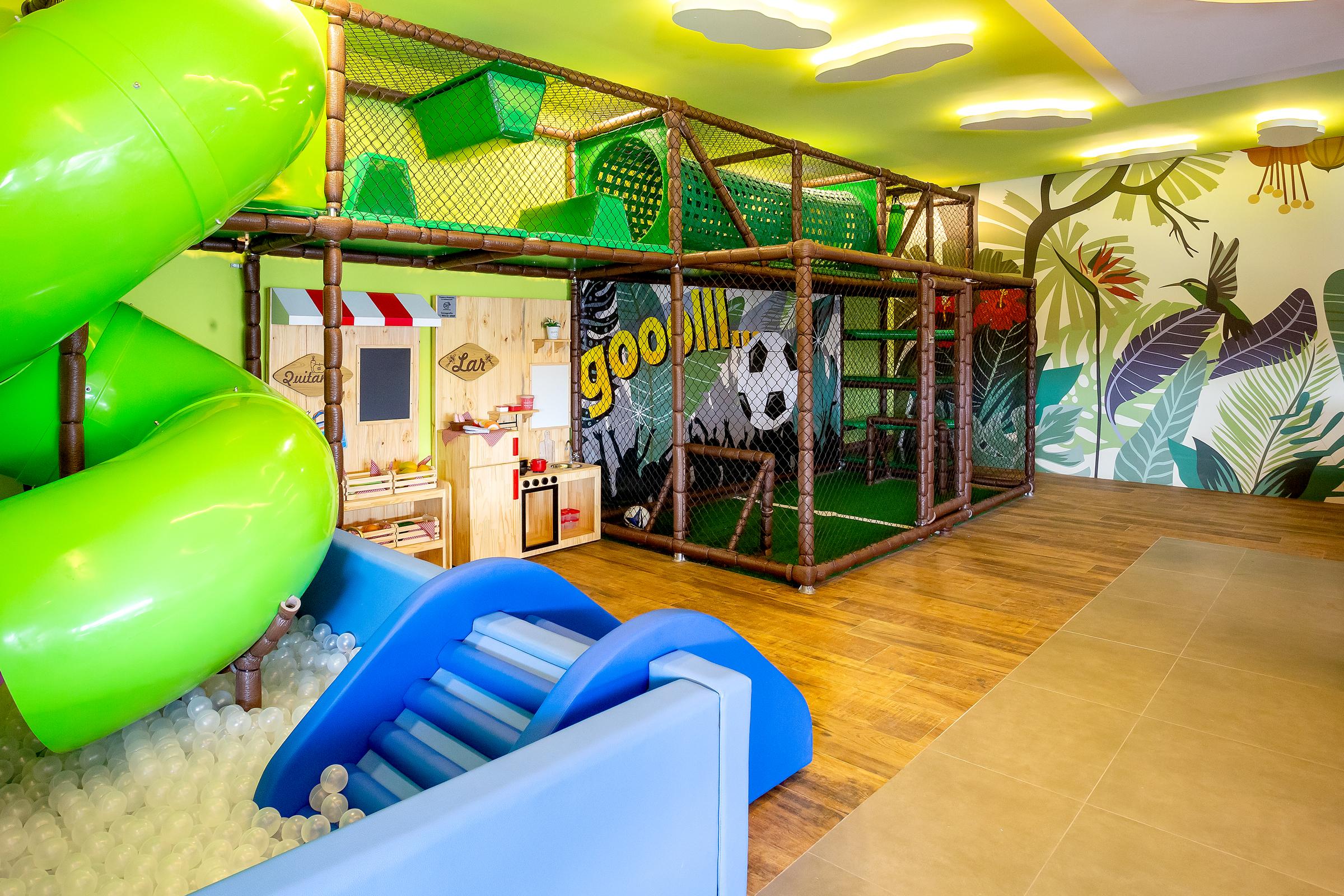 image-housing-carousel