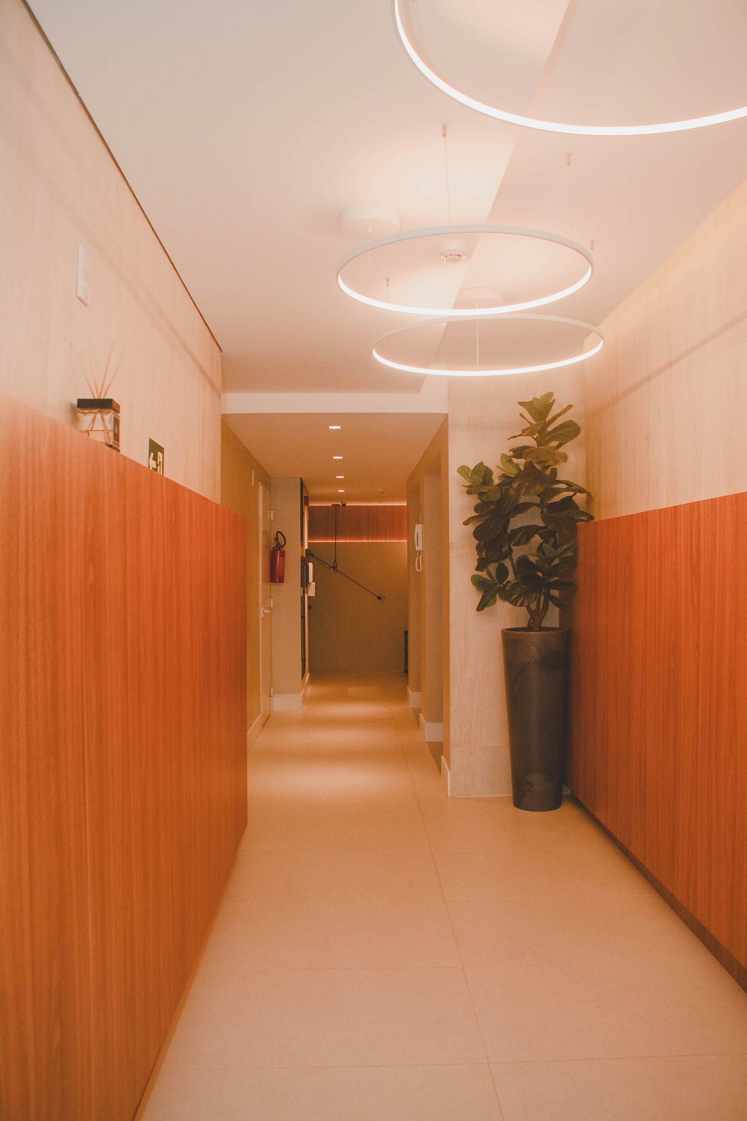 image-housing-carousel