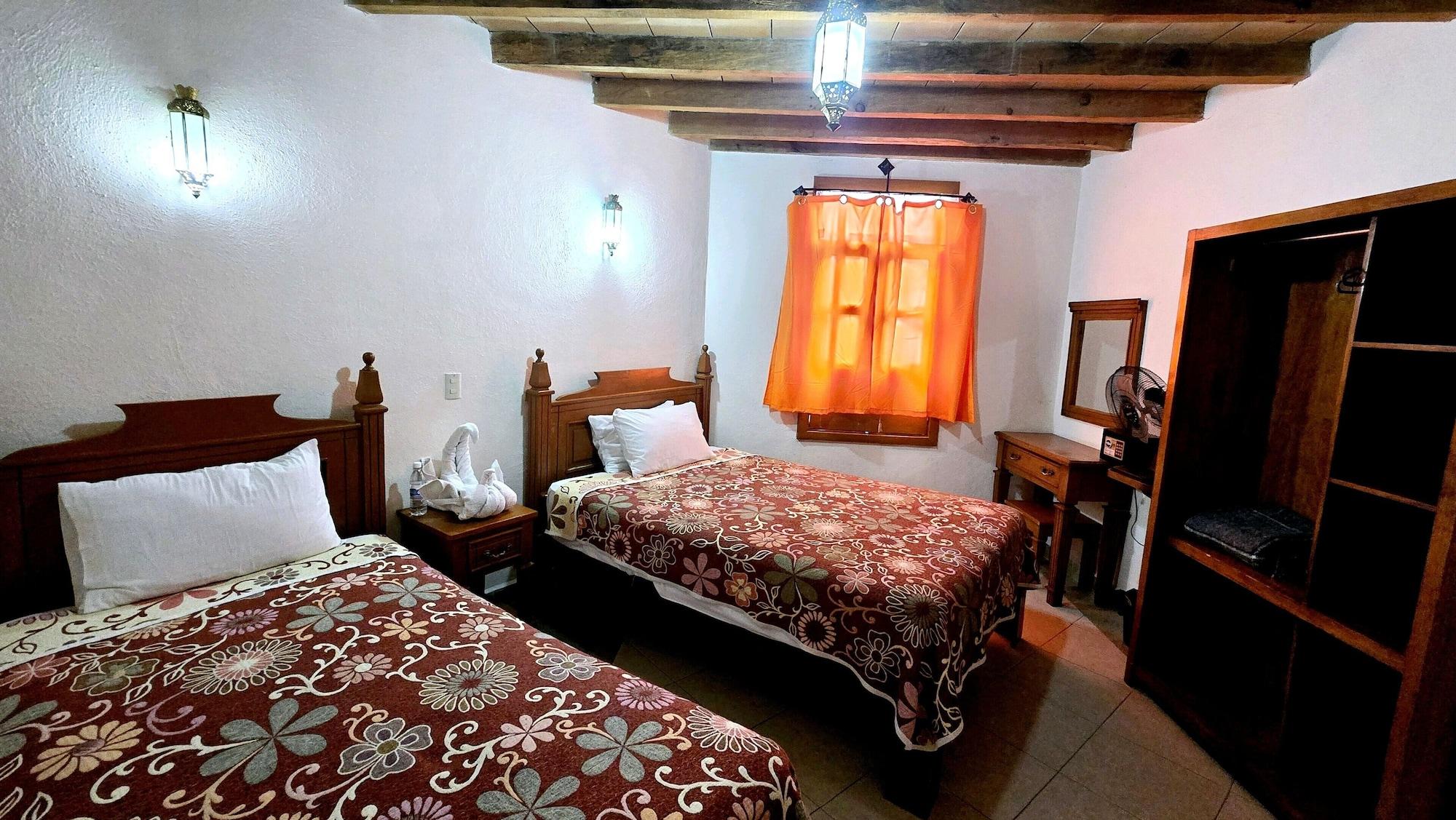 Hotel Plaza Baratillo 2