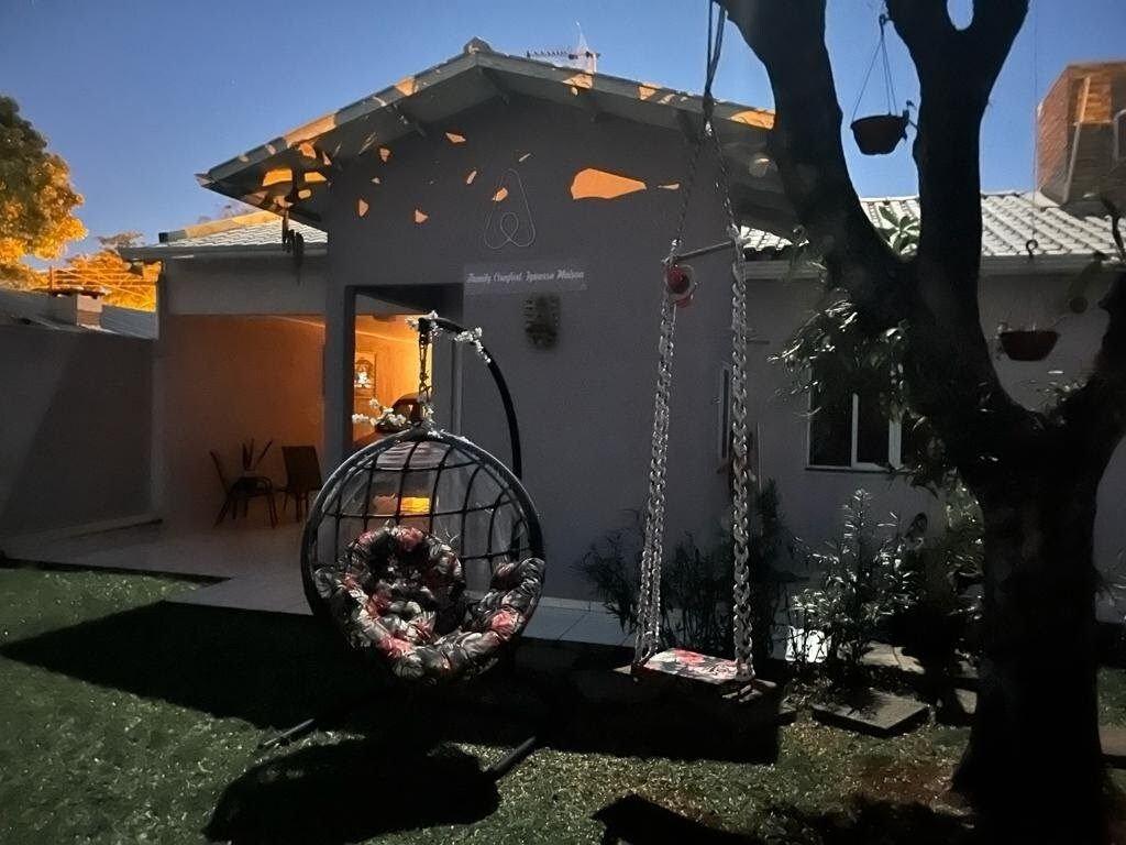 image-housing-carousel