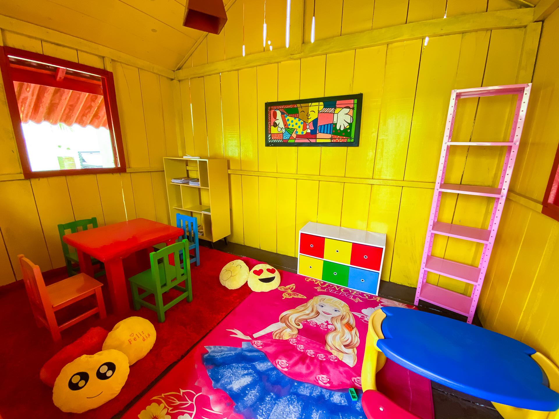 image-housing-carousel