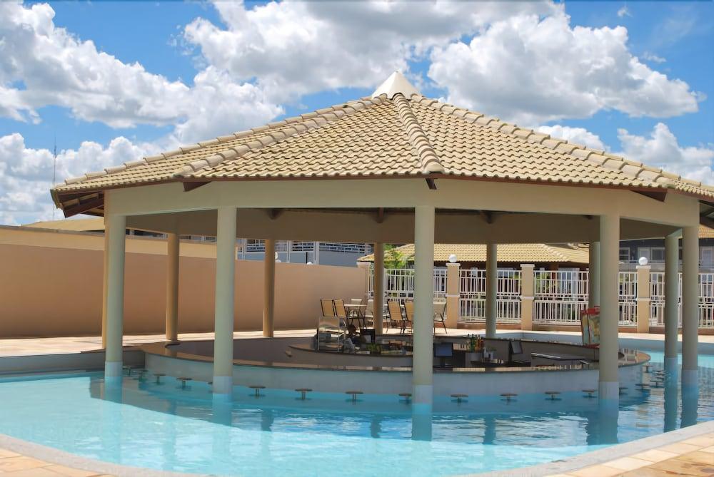 image-housing-carousel