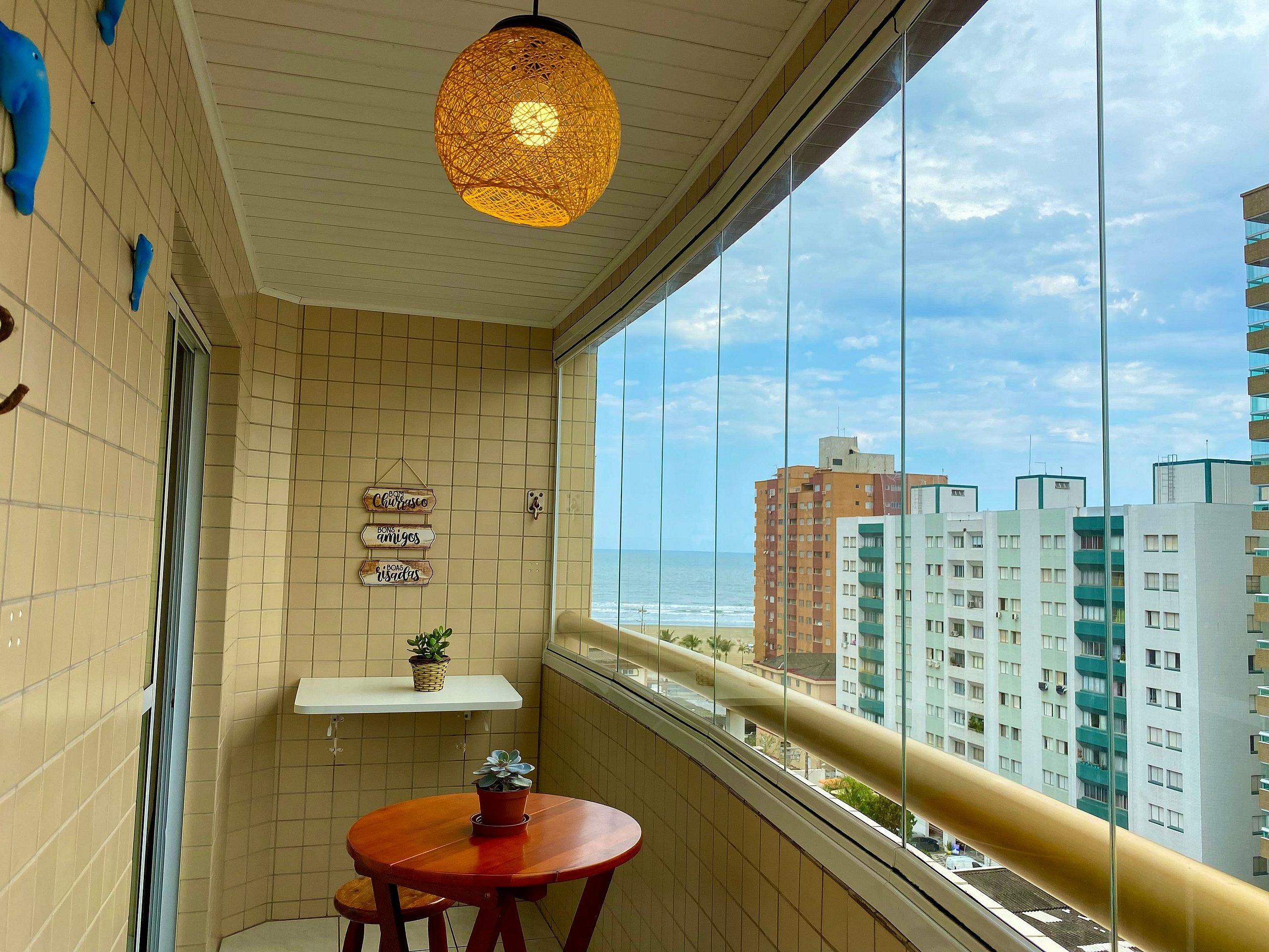 image-housing-carousel