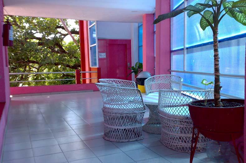 image-housing-carousel