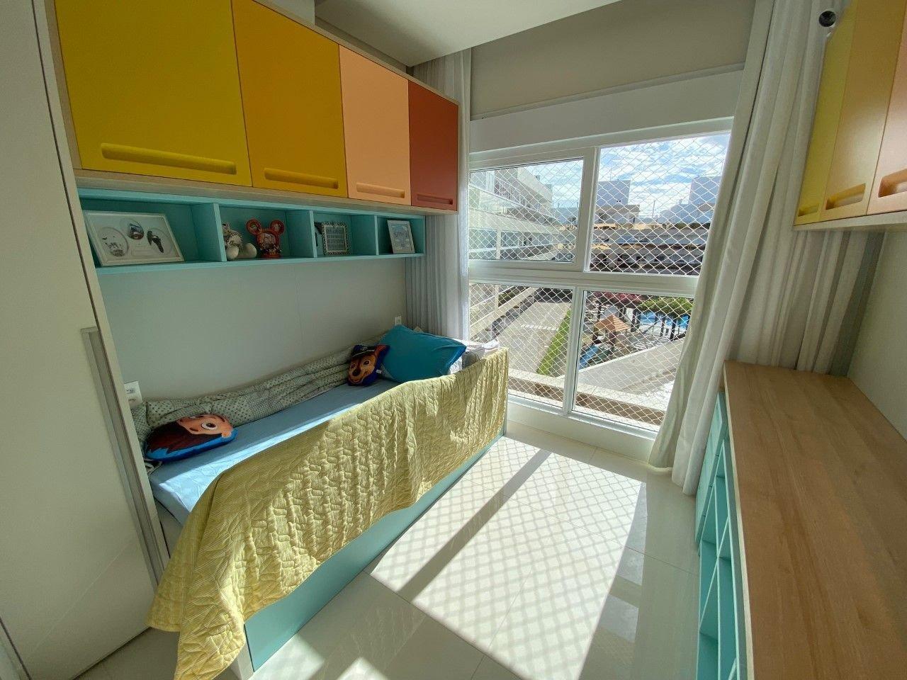 image-housing-carousel