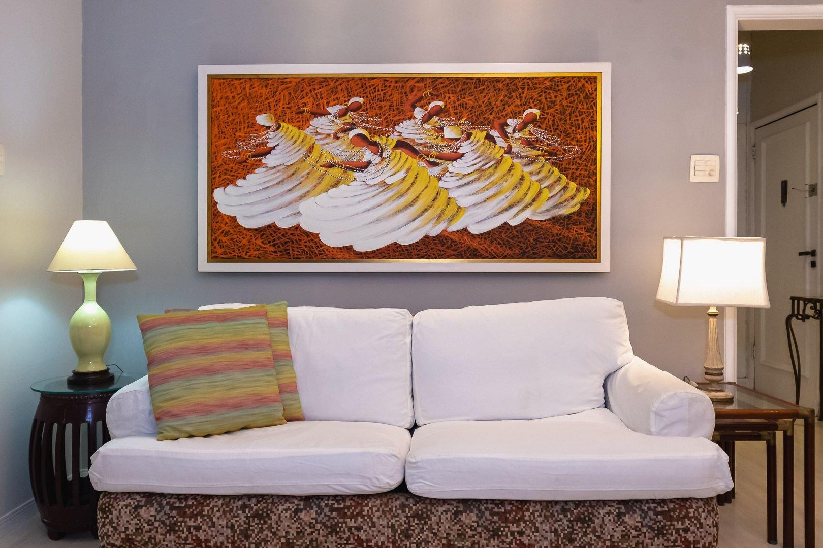 image-housing-carousel