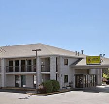 Super 8 Motel - London