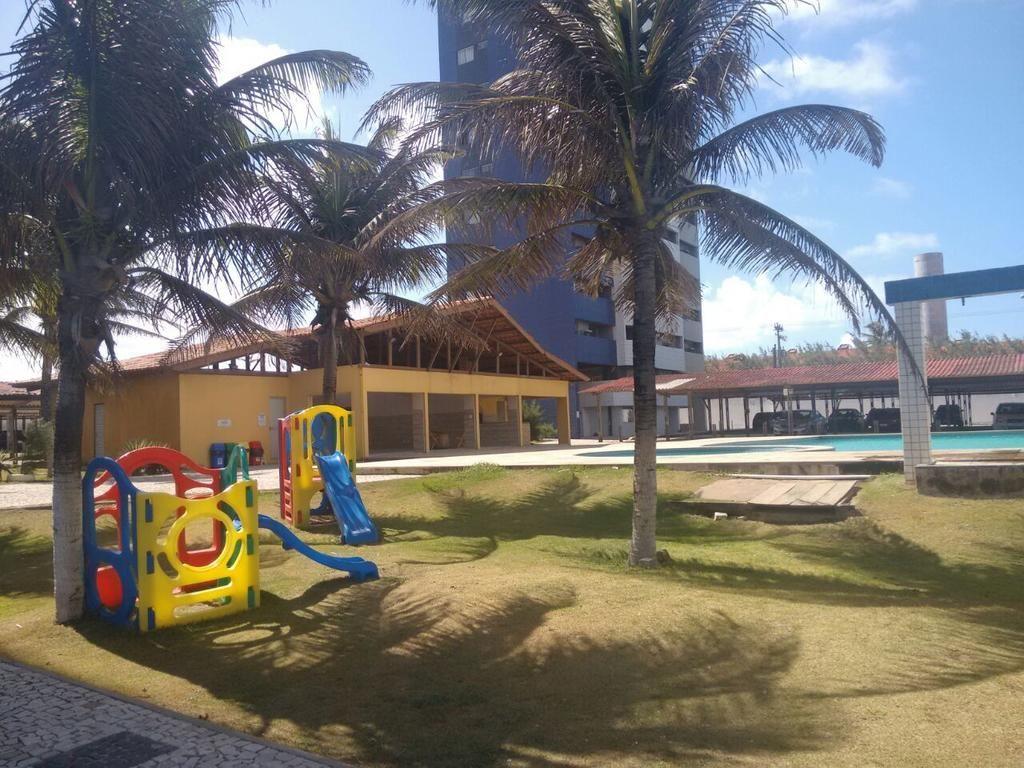 image-housing-carousel