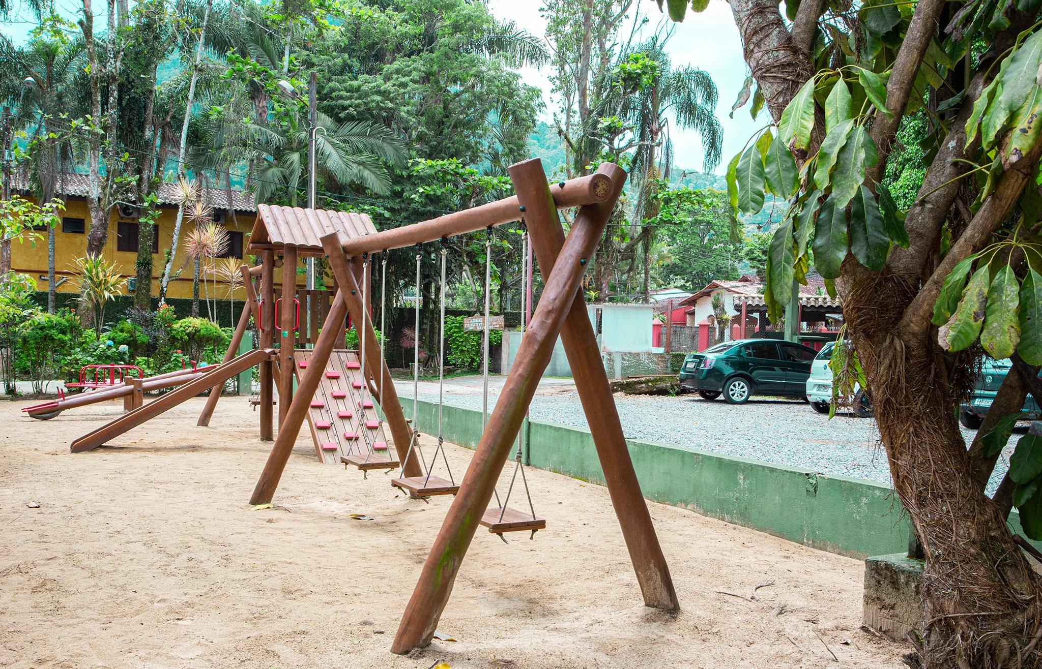 image-housing-carousel