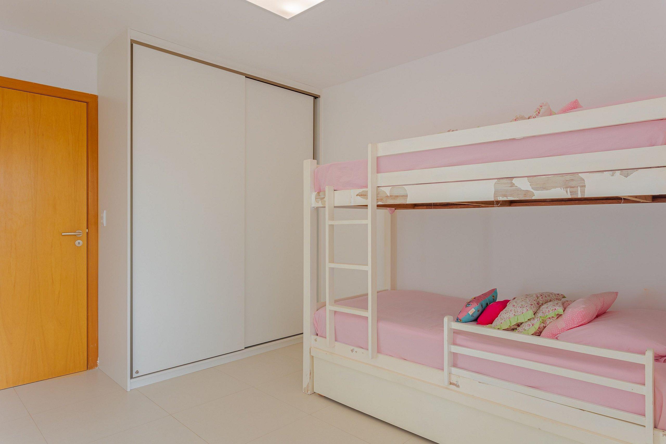 image-housing-carousel