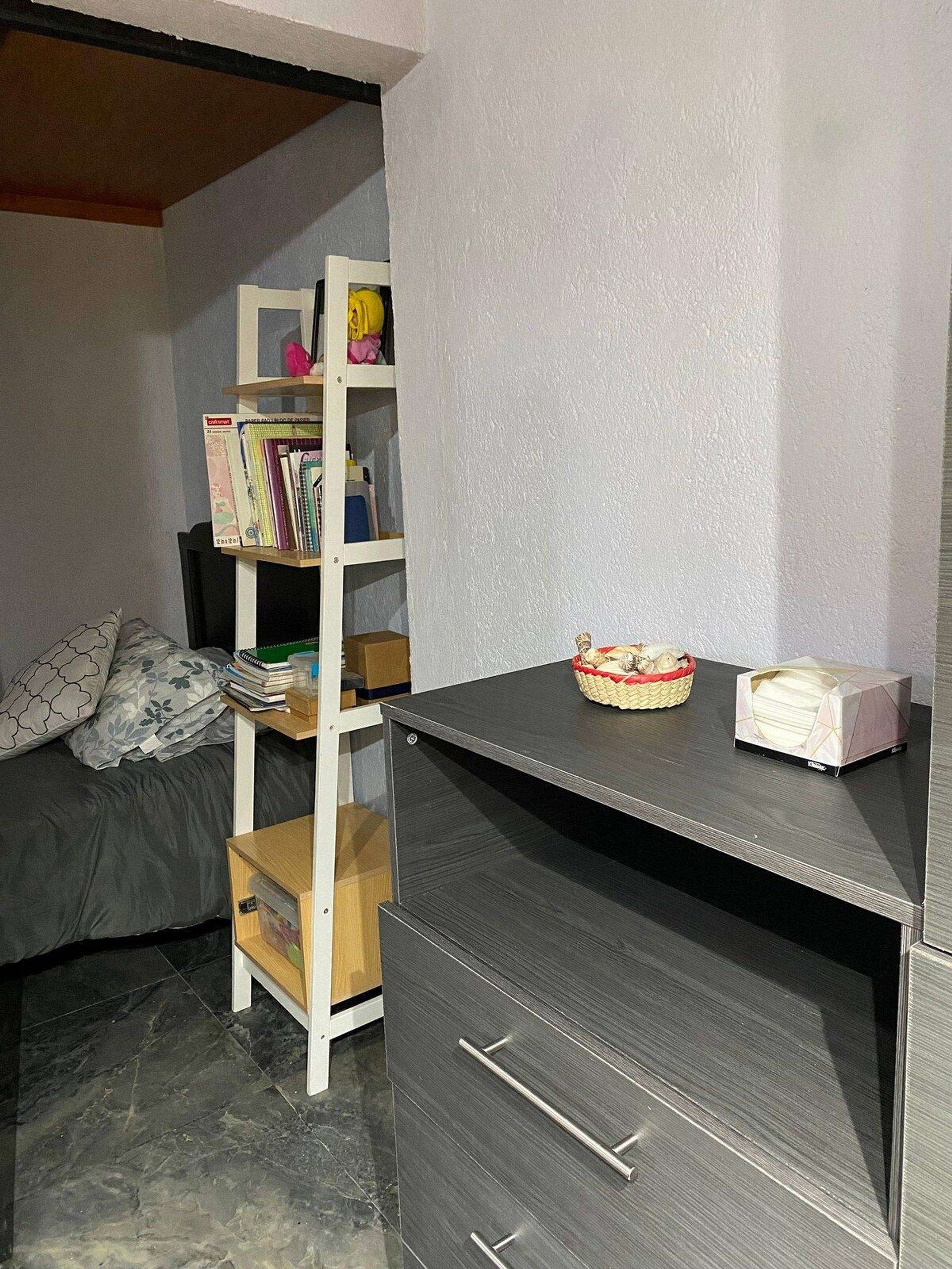 image-housing-carousel