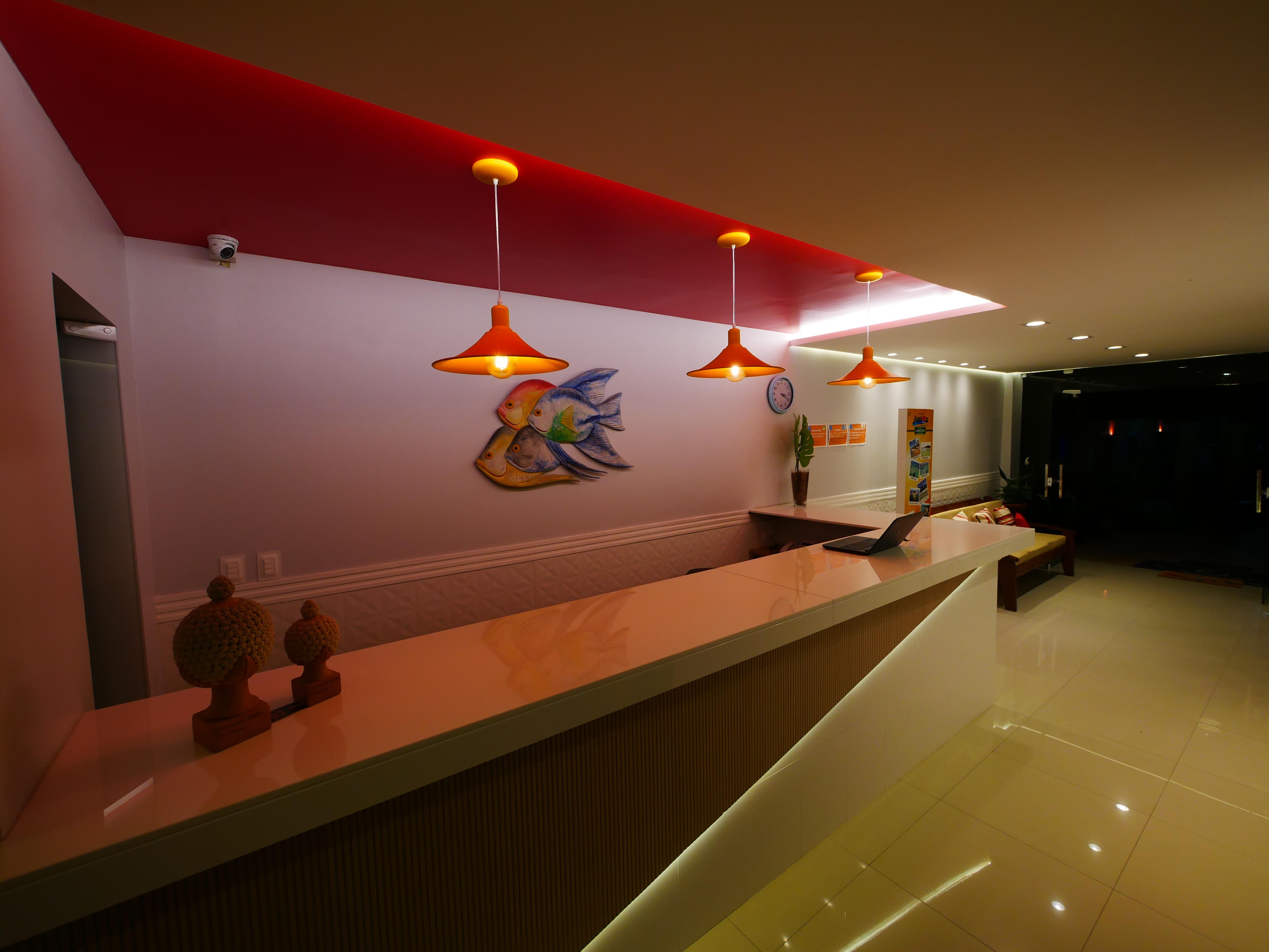 image-housing-carousel