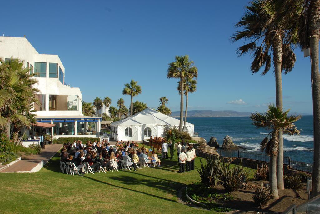 image-housing-carousel