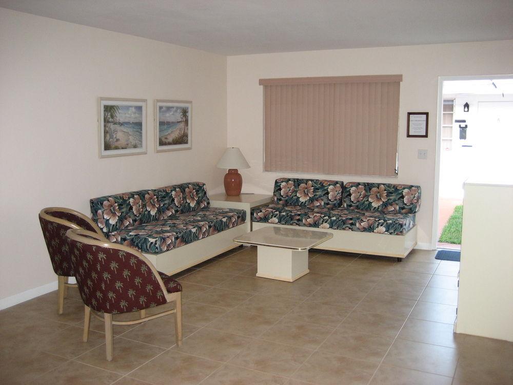 image-housing-carousel