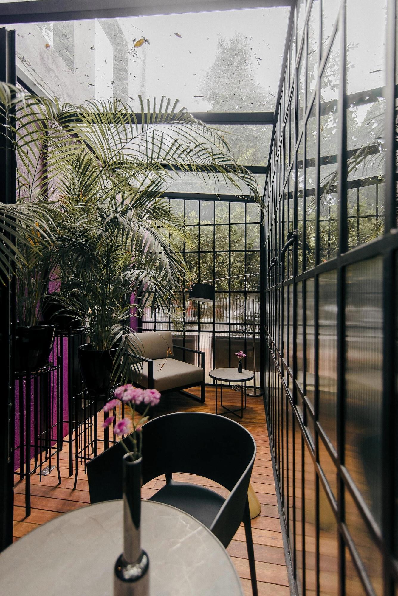 image-housing-carousel