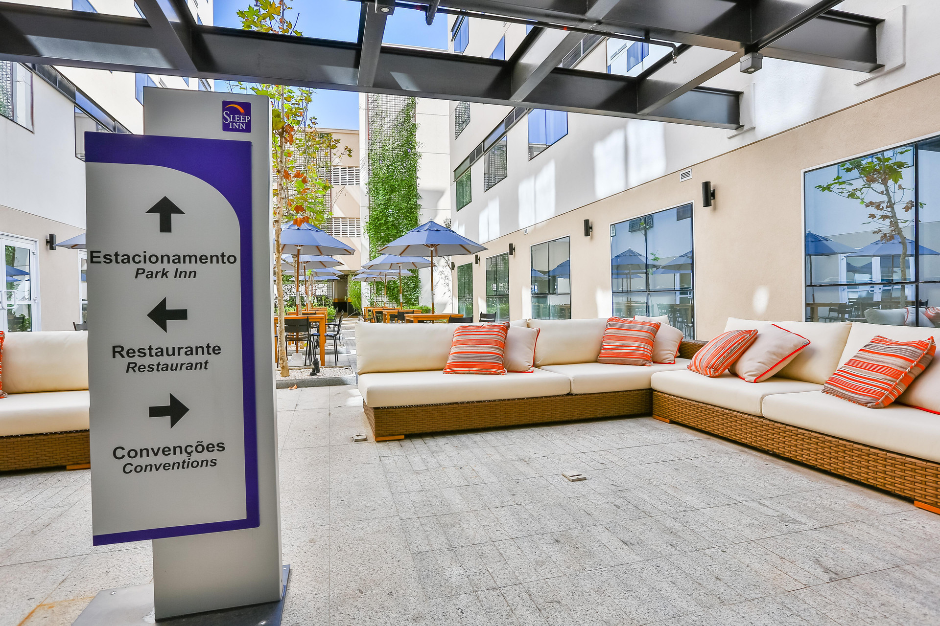 image-housing-carousel