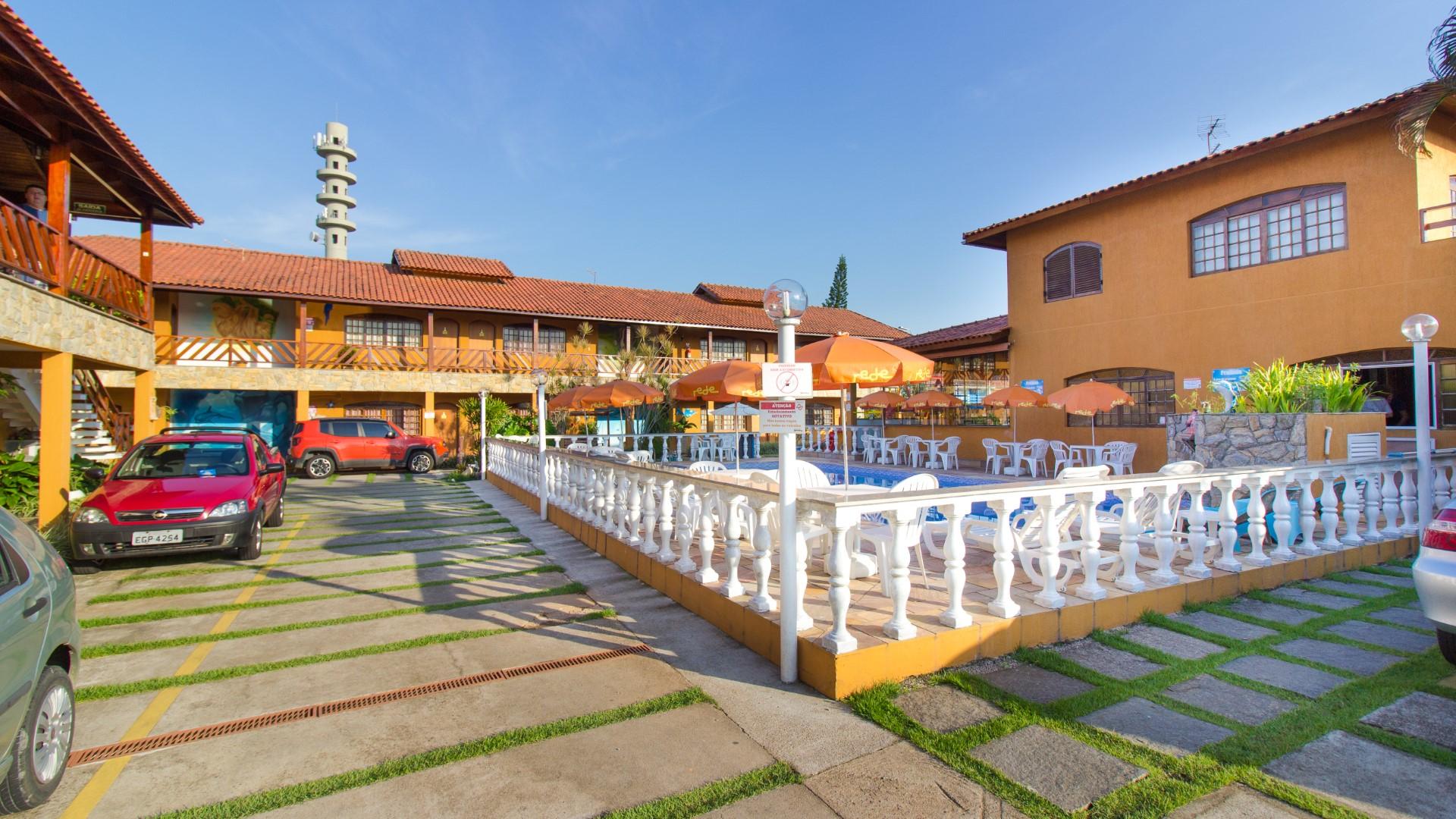 image-housing-carousel