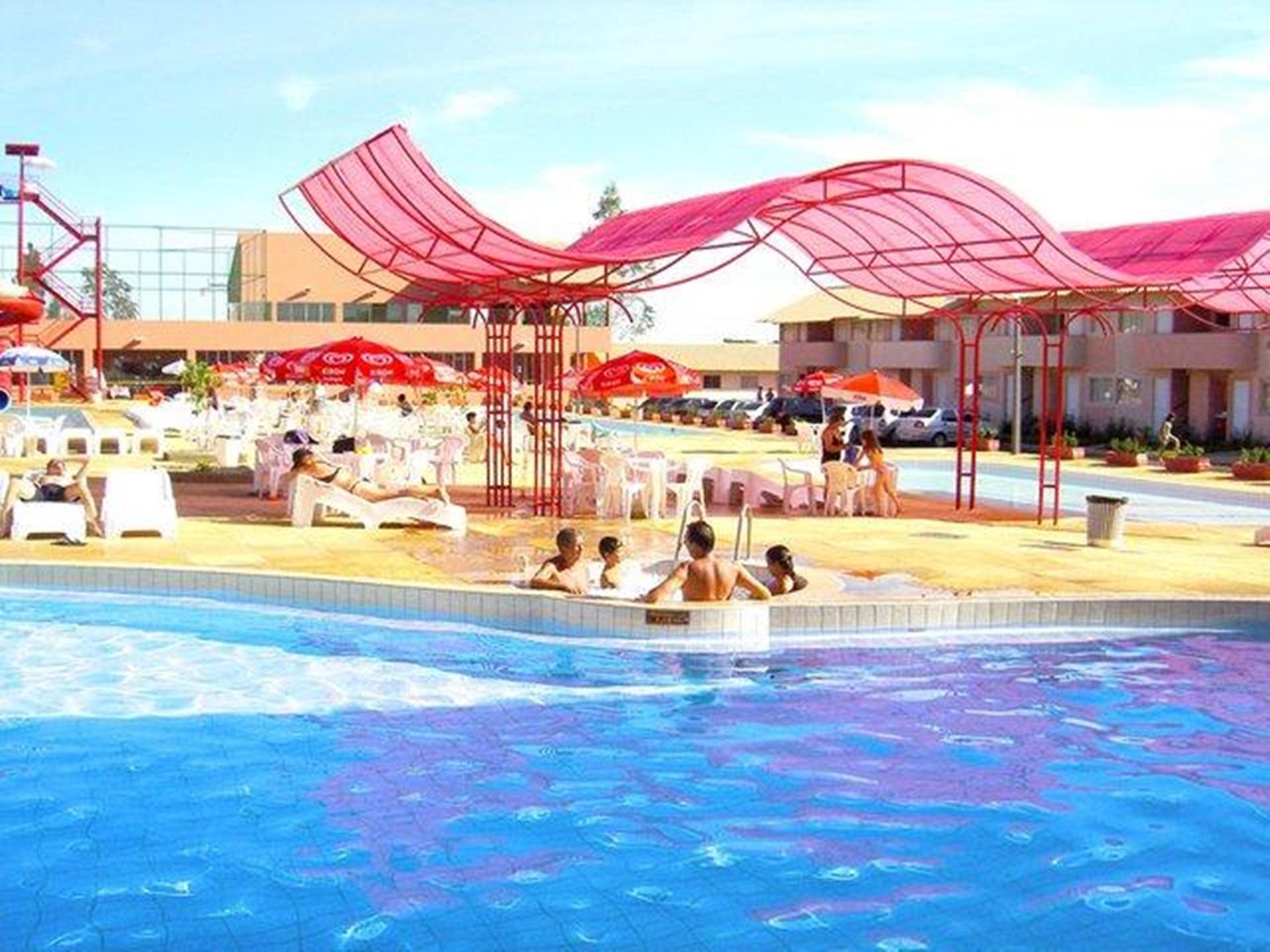 image-housing-carousel