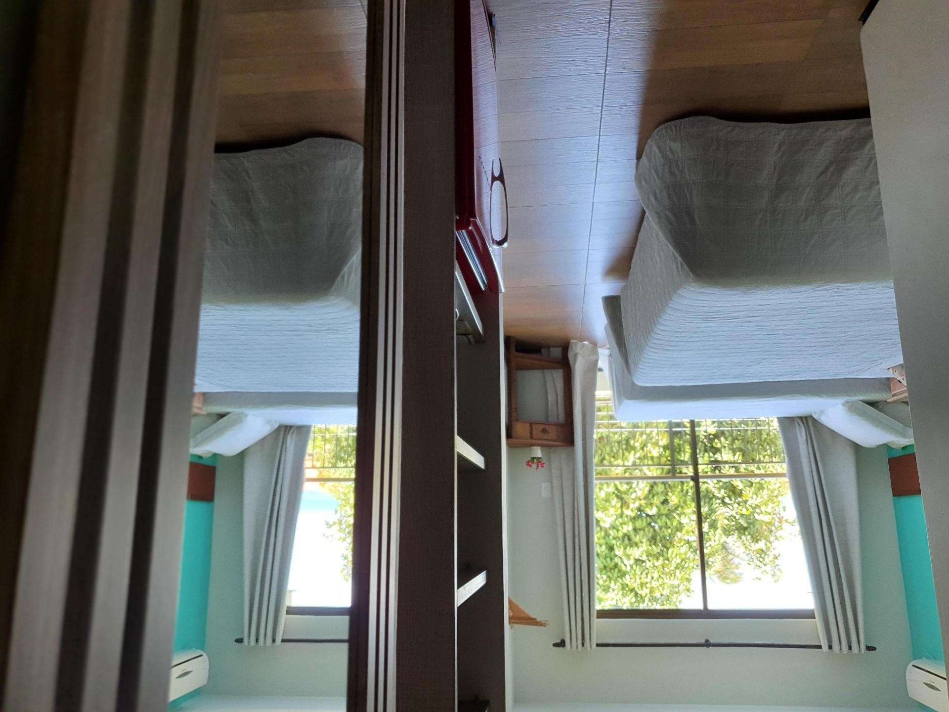 image-housing-carousel