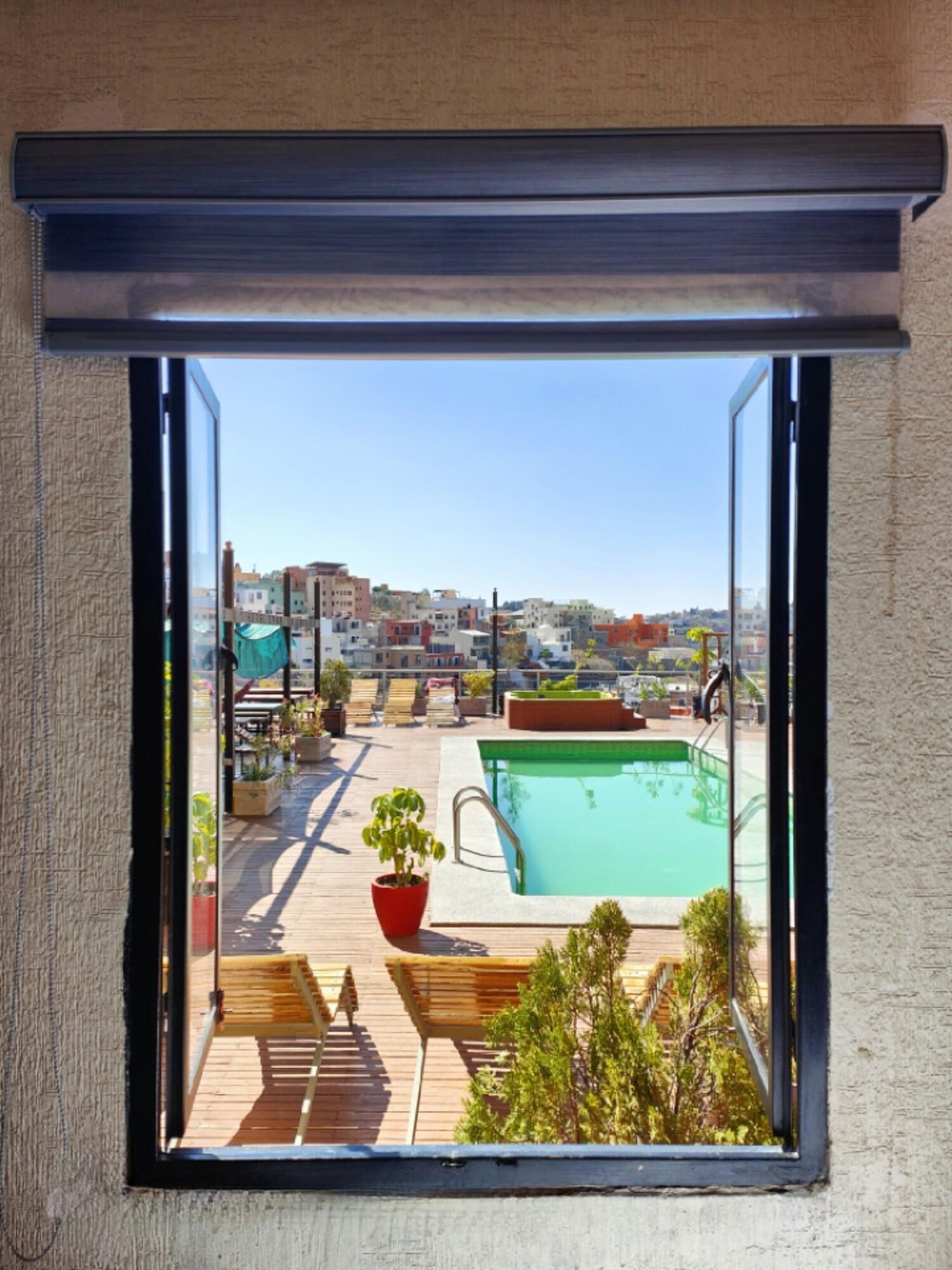 image-housing-carousel