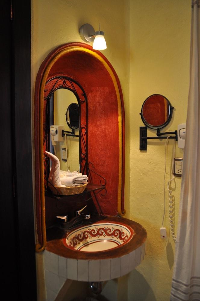 image-housing-carousel
