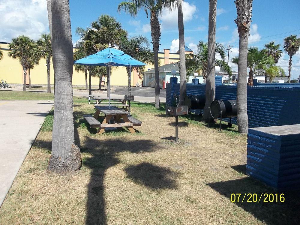 image-housing-carousel