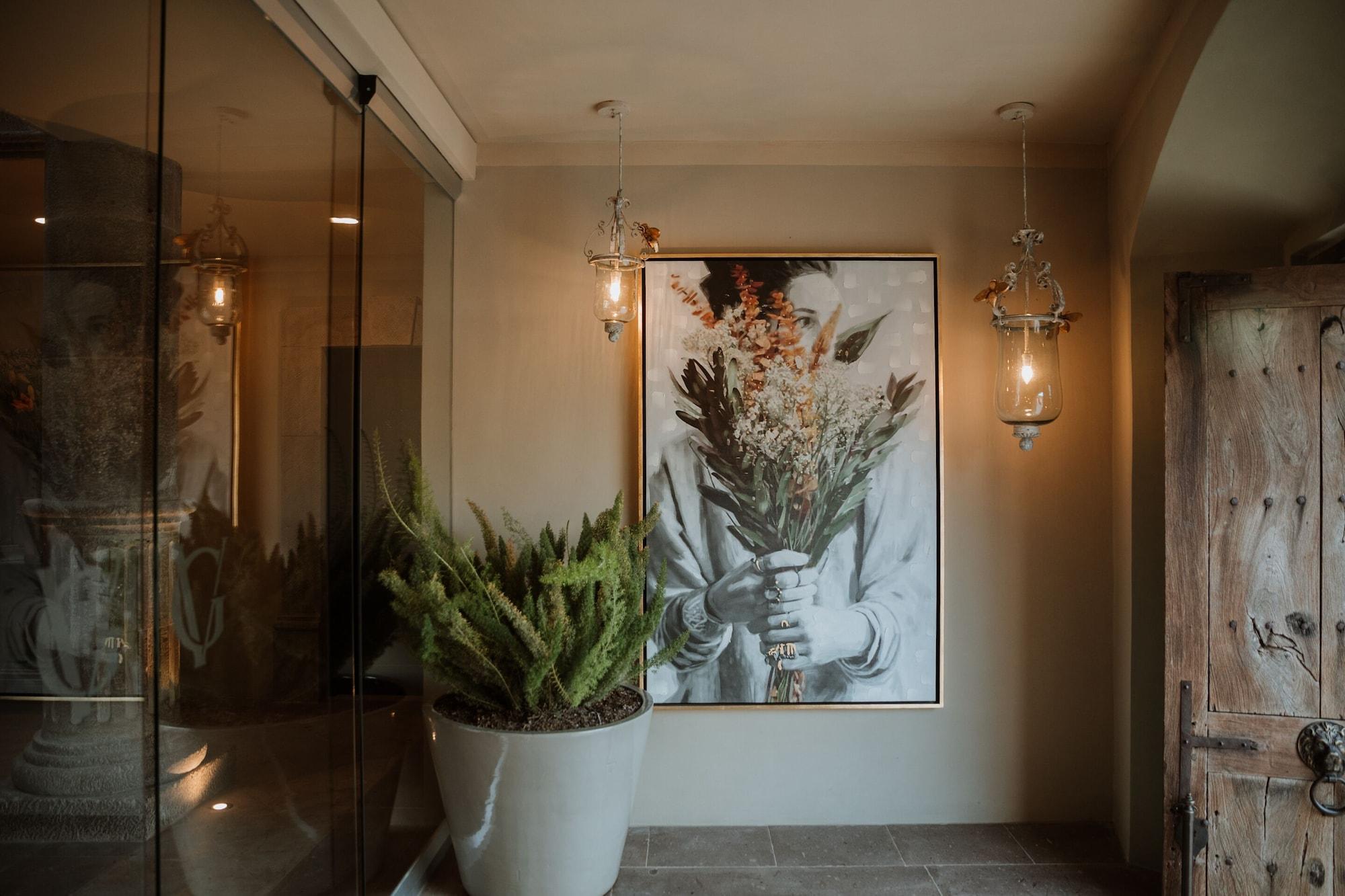 image-housing-carousel