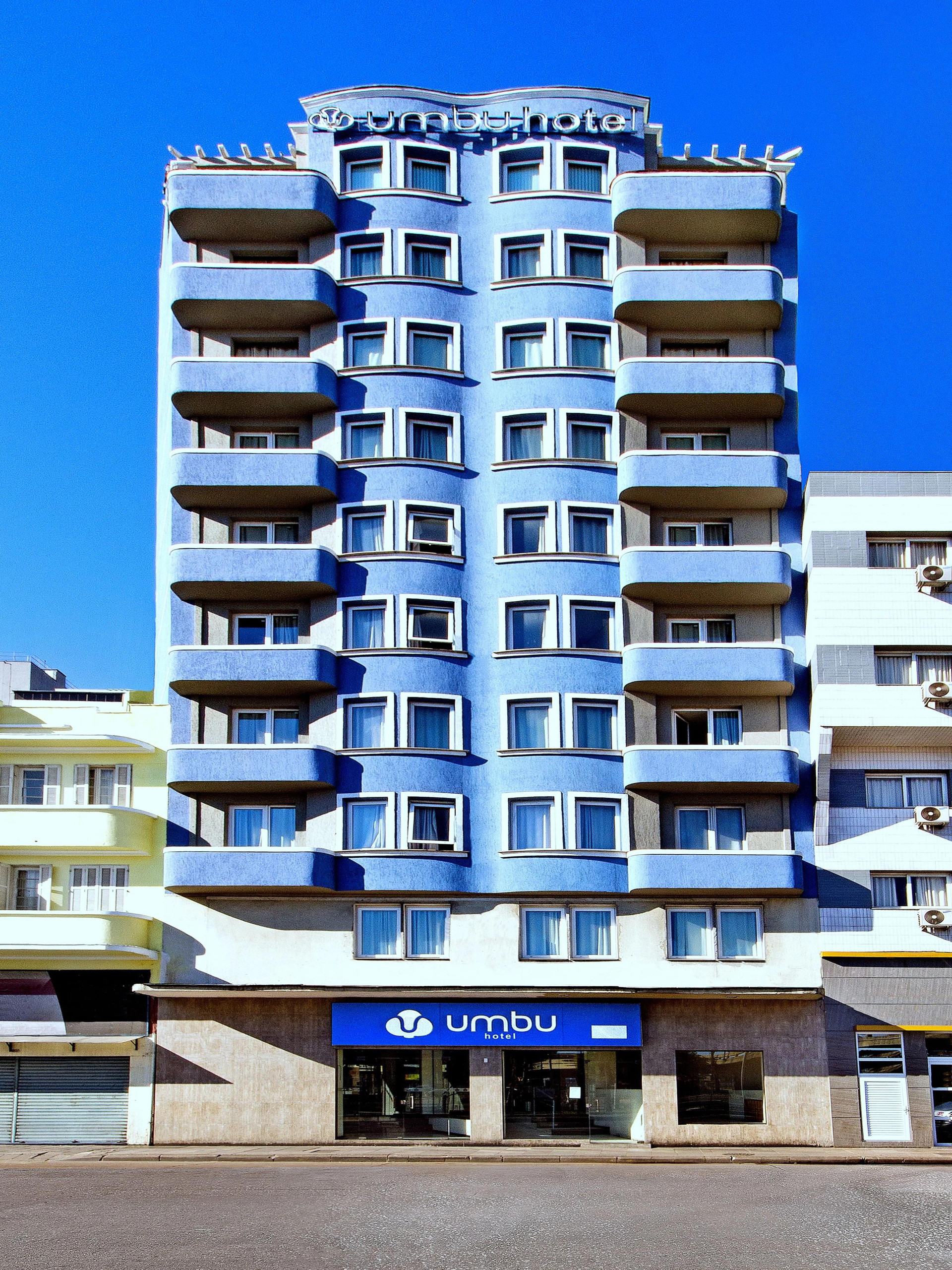 image-housing-carousel