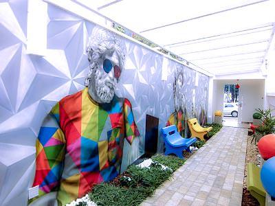 image-housing-carousel