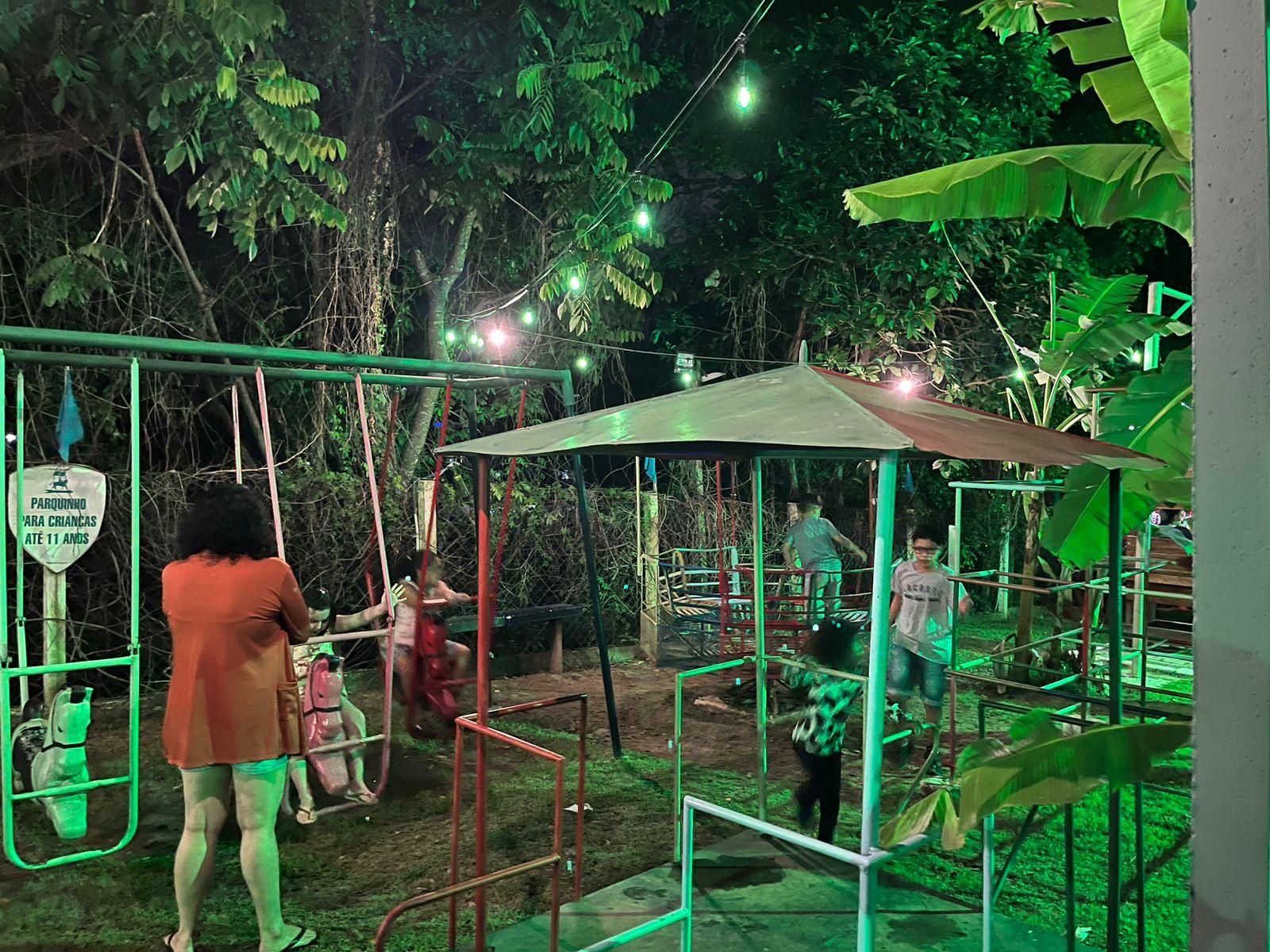 image-housing-carousel