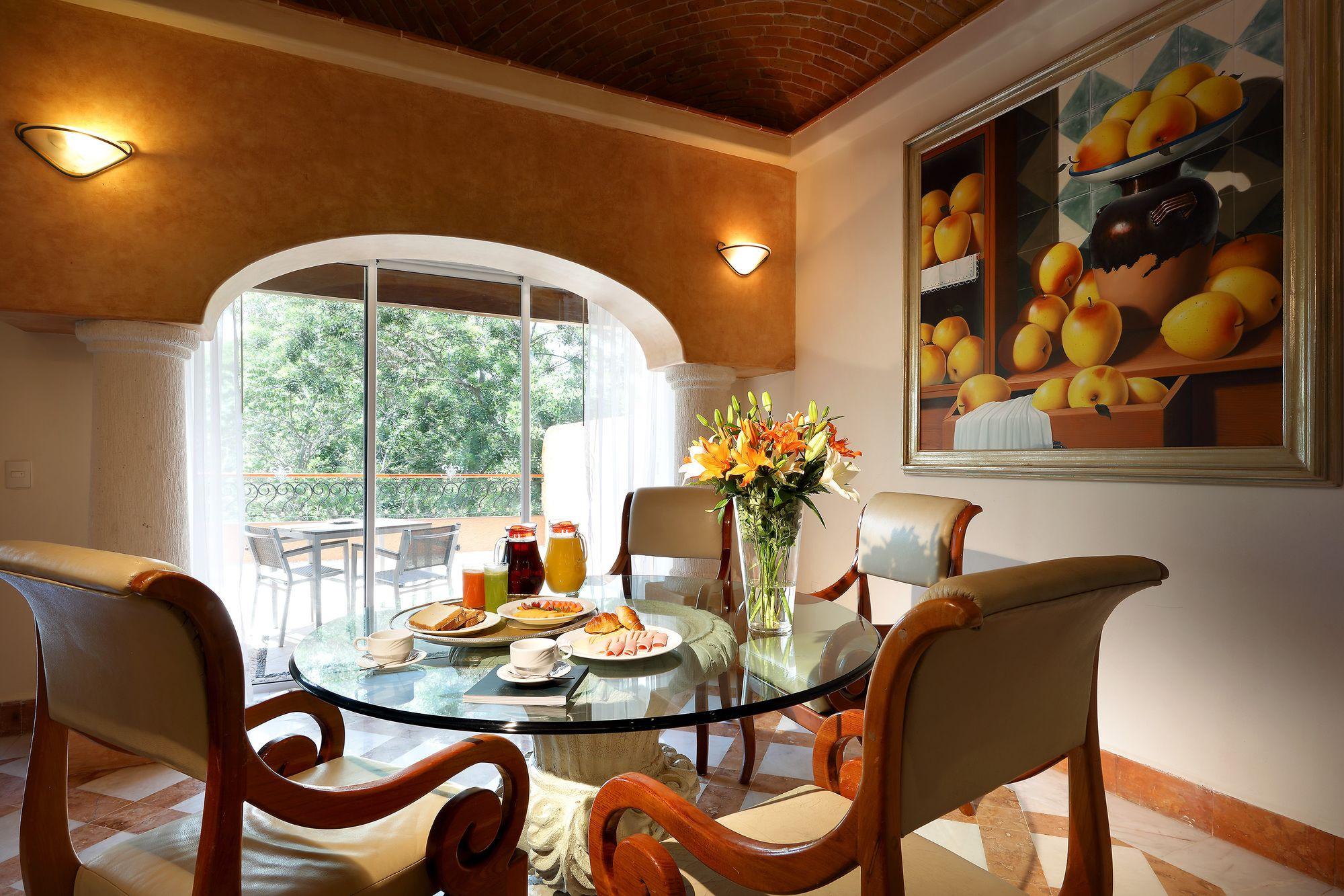 Habitación familiar (3 Adults and 1 child)