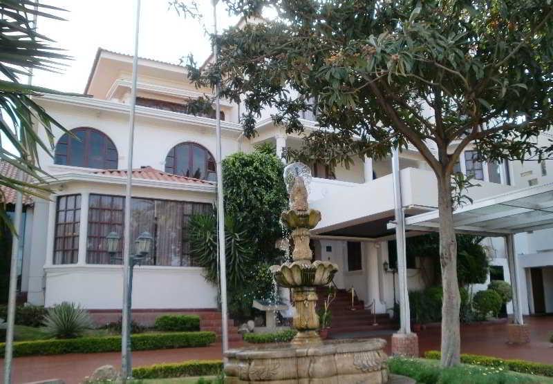 La Colonia image