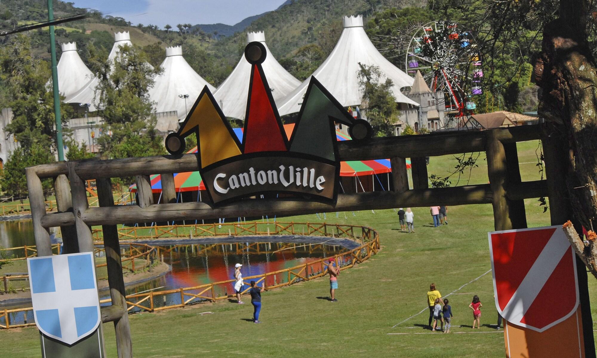image-housing-carousel